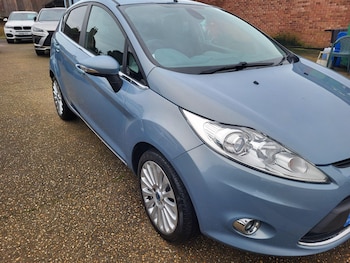 Used Ford Fiesta 2010 for sale - 77625389: Photo
