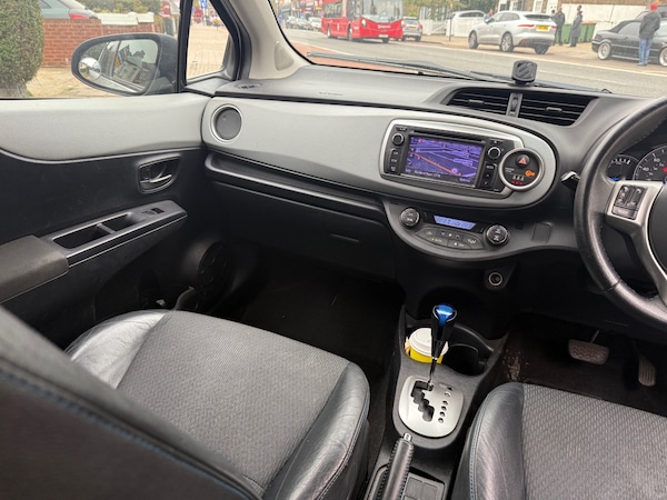 Used Toyota Yaris 2013 for sale - 76236458: Photo 10