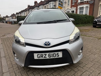 Used Toyota Yaris 2013 for sale - 76236458: Photo 2