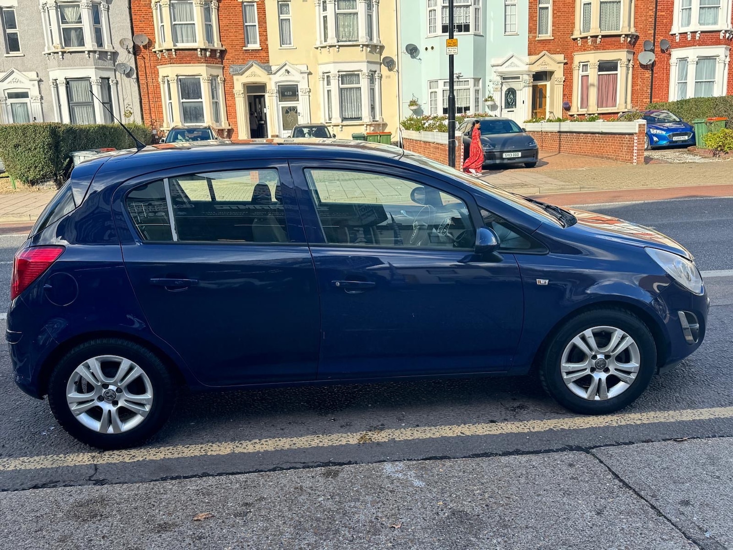 Used Vauxhall Corsa 2011 for sale - 76343981: Photo 2