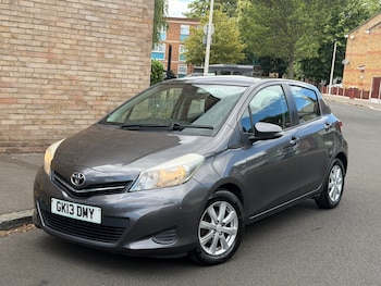Used Toyota Yaris 2013 for sale - 79327639: Photo