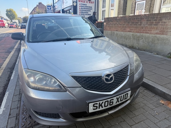 Used Mazda Mazda3 2006 for sale - 76232688: Photo 2