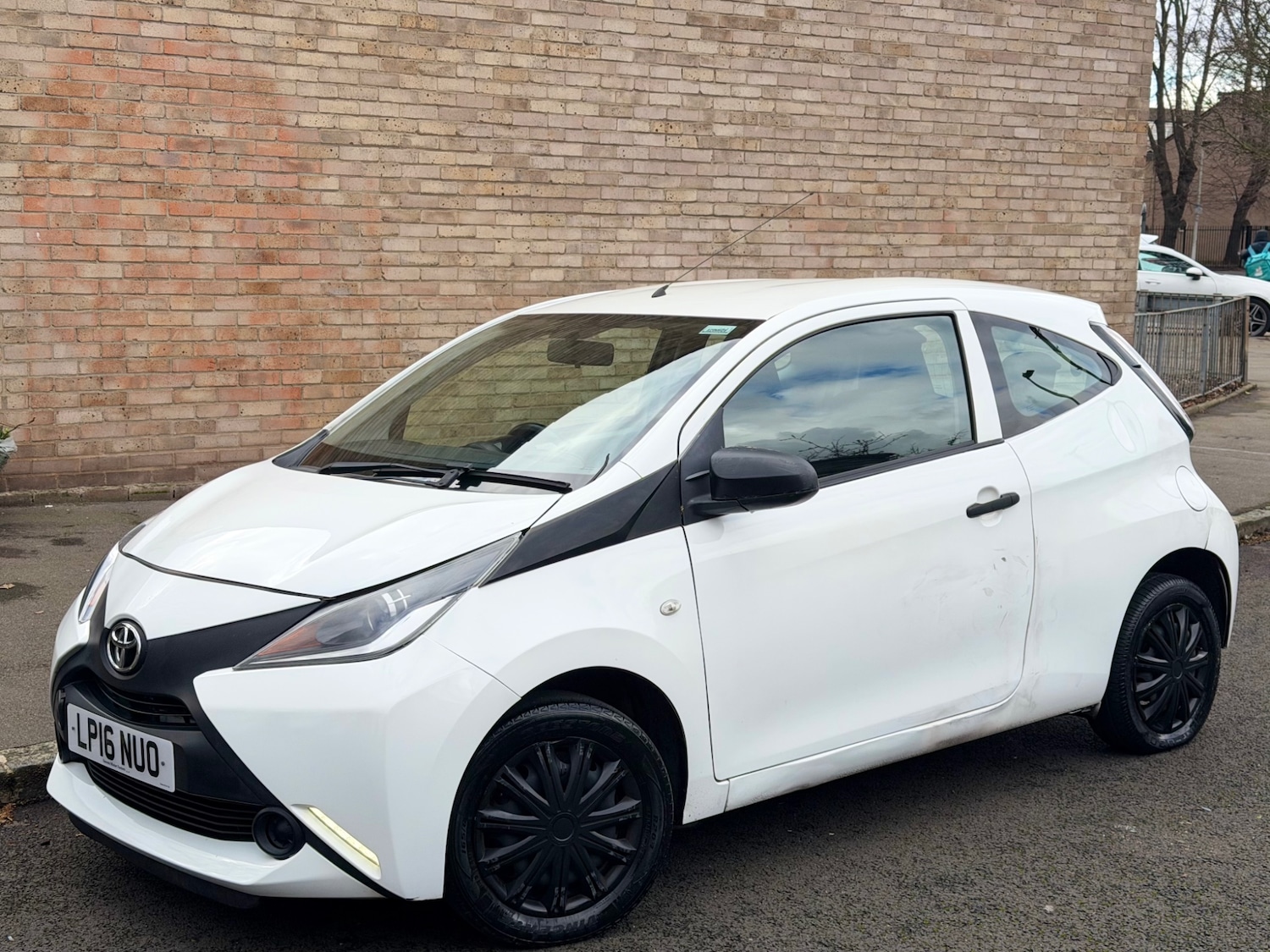 Used Toyota AYGO 2016 for sale - 77670938: Photo 4