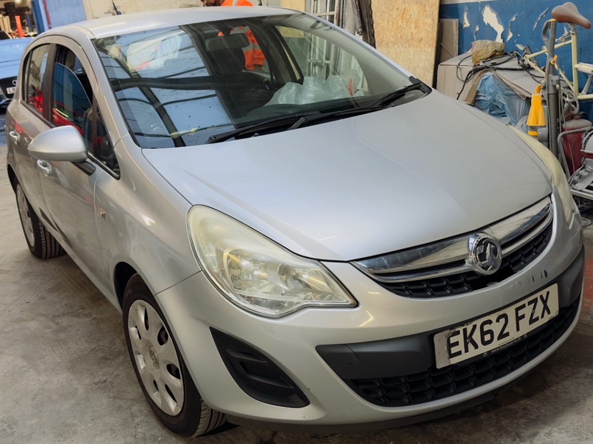 Used Vauxhall Corsa 2012 for sale - 76358607: Photo 1