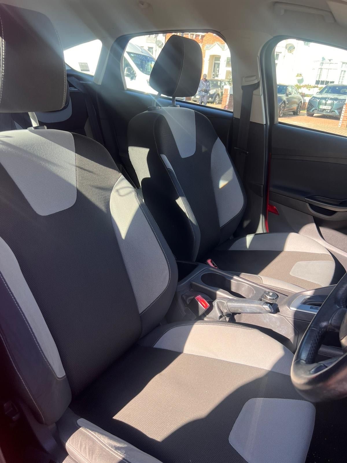 Used Ford Focus 2012 for sale - 76375734: Photo 14