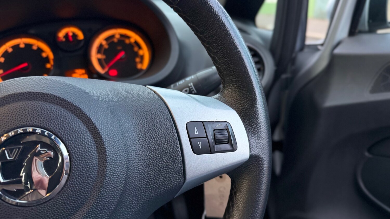 Used Vauxhall Corsa 2012 for sale - 76544398: Photo 28