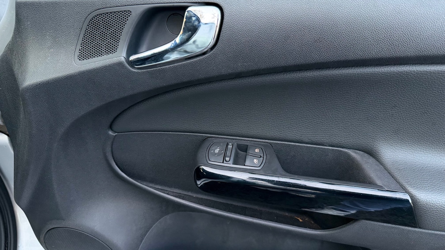 Used Vauxhall Corsa 2012 for sale - 76544398: Photo 33