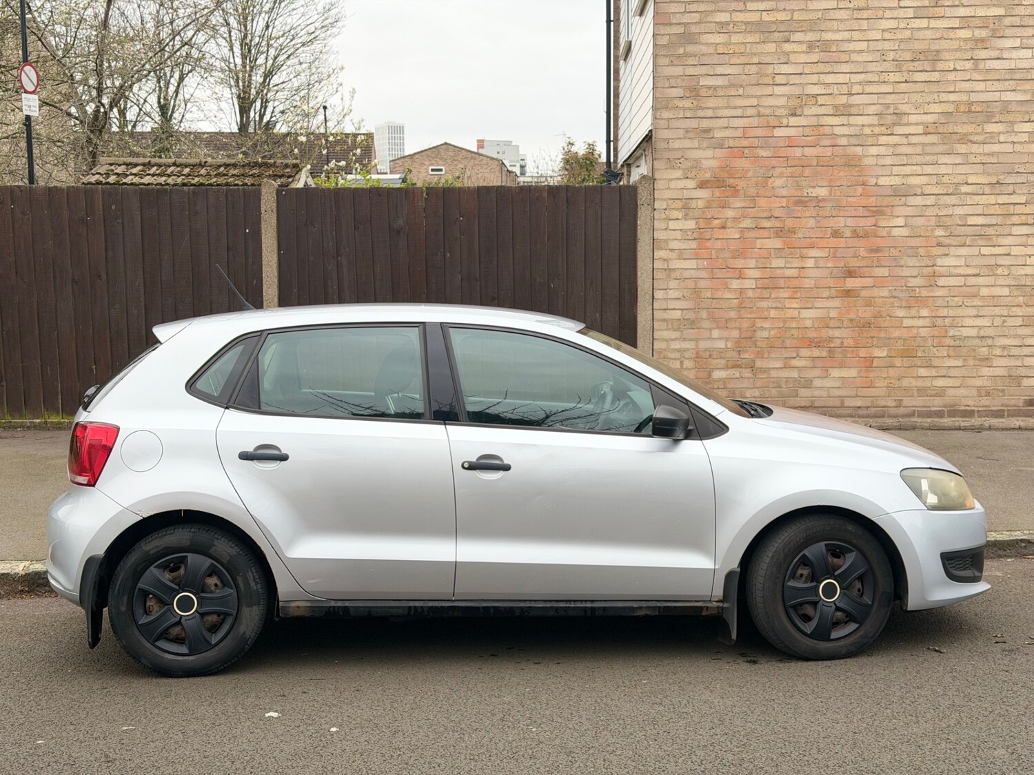 Used Volkswagen Polo 2010 for sale - 77851036: Photo 13