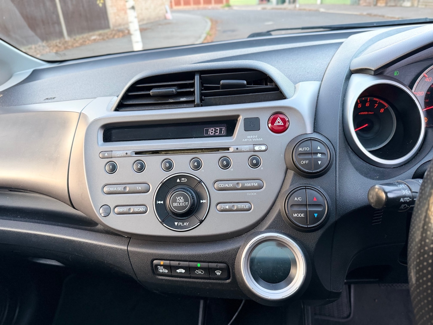 Used Honda Jazz 2010 for sale - 76652903: Photo 26