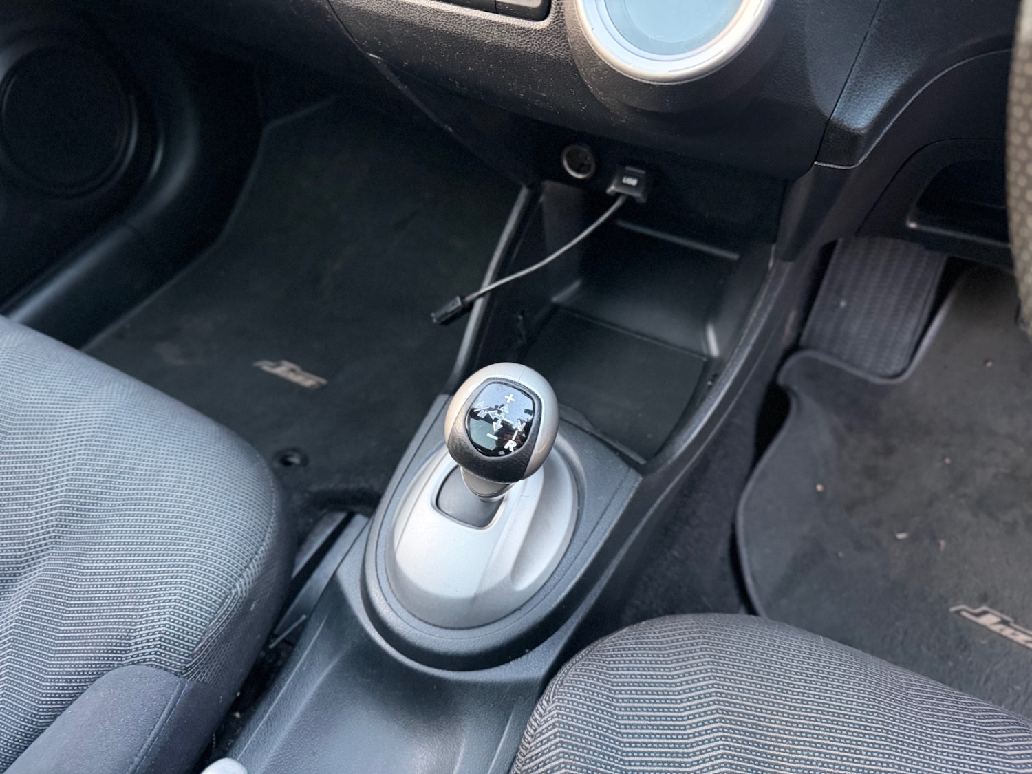 Used Honda Jazz 2010 for sale - 76652903: Photo 27