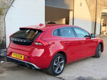 Used Volvo V40 2015 for sale - 79503185: Photo