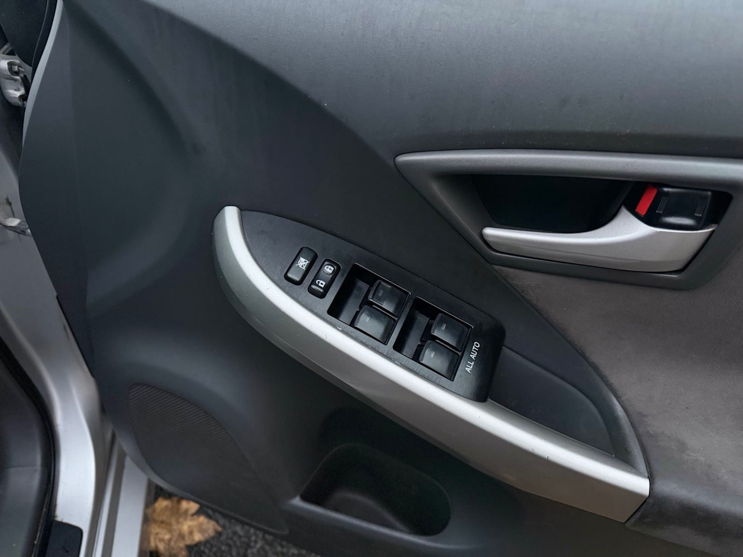 Used Toyota Prius 2011 for sale - 76704523: Photo 18