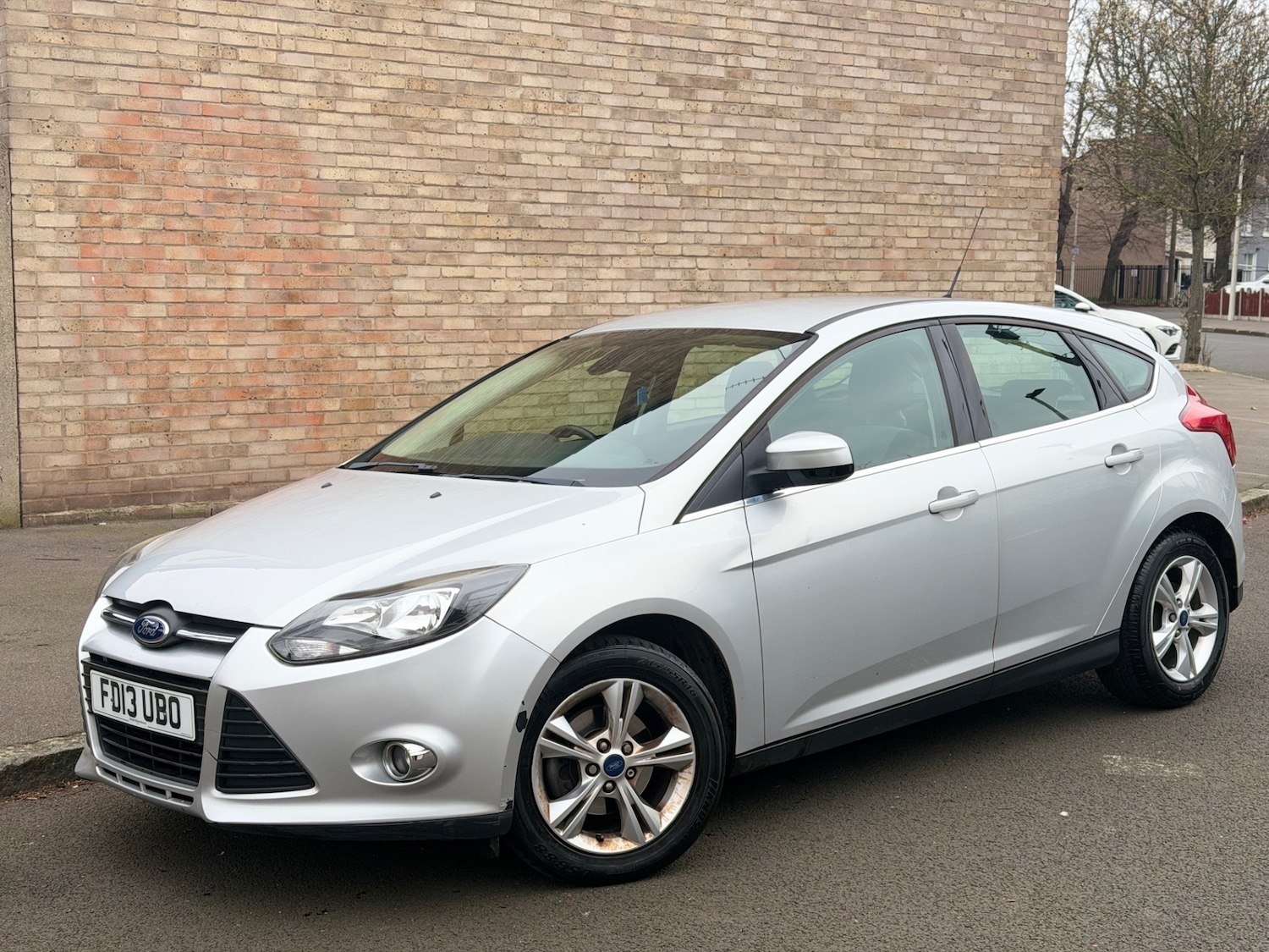 Used Ford Focus 2013 for sale - 77851020: Photo 2