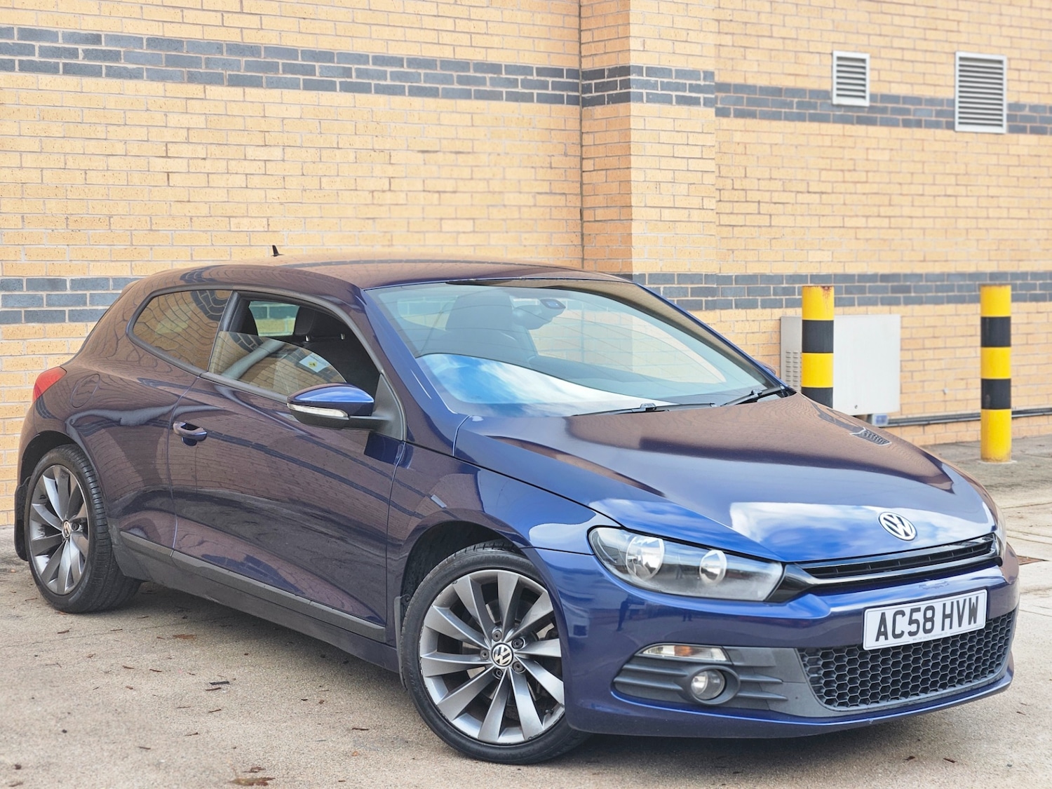 Used Volkswagen Scirocco 2009 for sale - 76329751: Photo 3