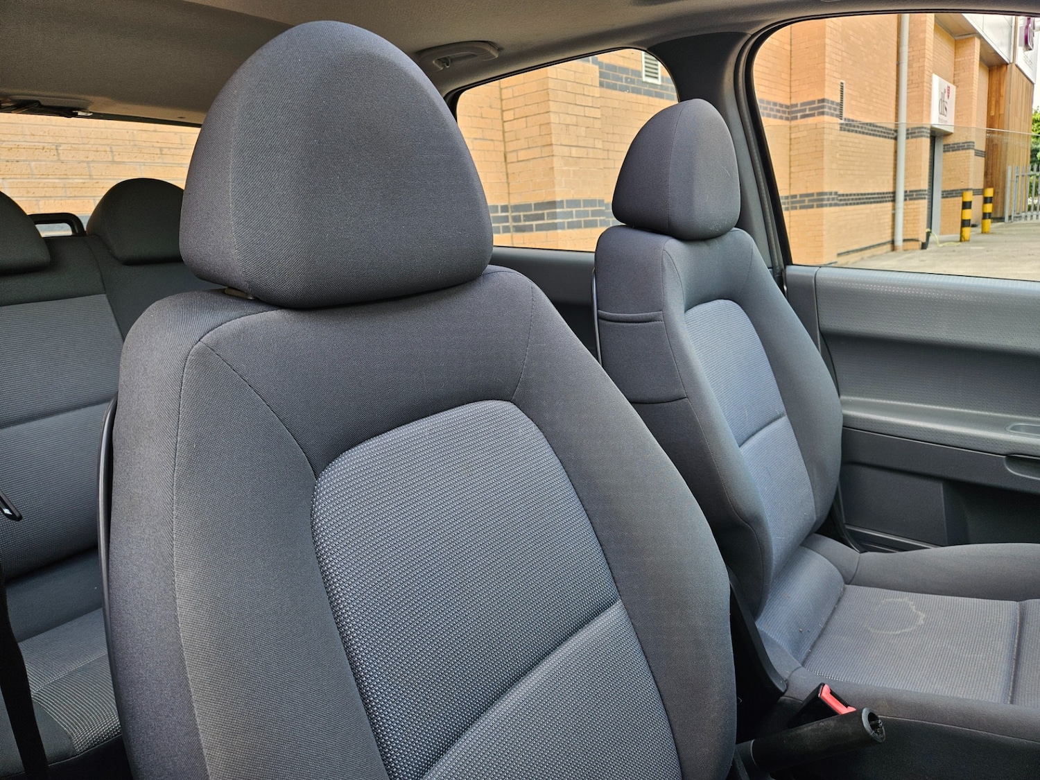 Used Mitsubishi Colt 2004 for sale - 76347415: Photo 17