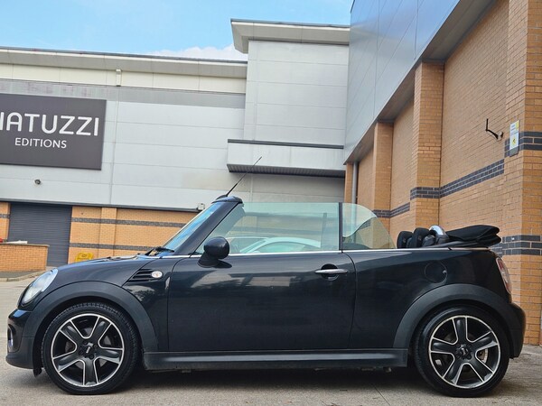 Used MINI Convertible 2011 for sale - 75543601: Photo 13