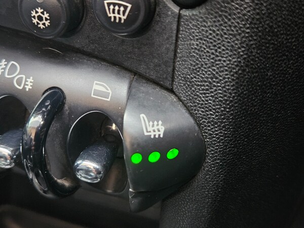 Used MINI Convertible 2011 for sale - 75543601: Photo 20