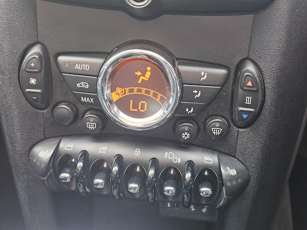 Used MINI Convertible 2011 for sale - 75543601: Photo 22