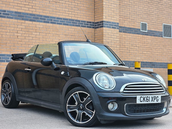 Used MINI Convertible 2011 for sale - 75543601: Photo 3