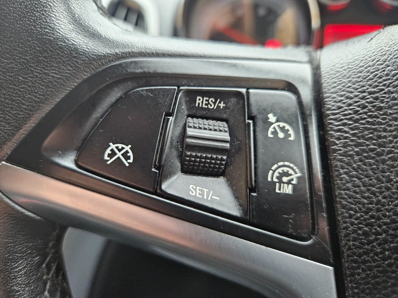 Used Vauxhall Astra 2013 for sale - 76490950: Photo 23