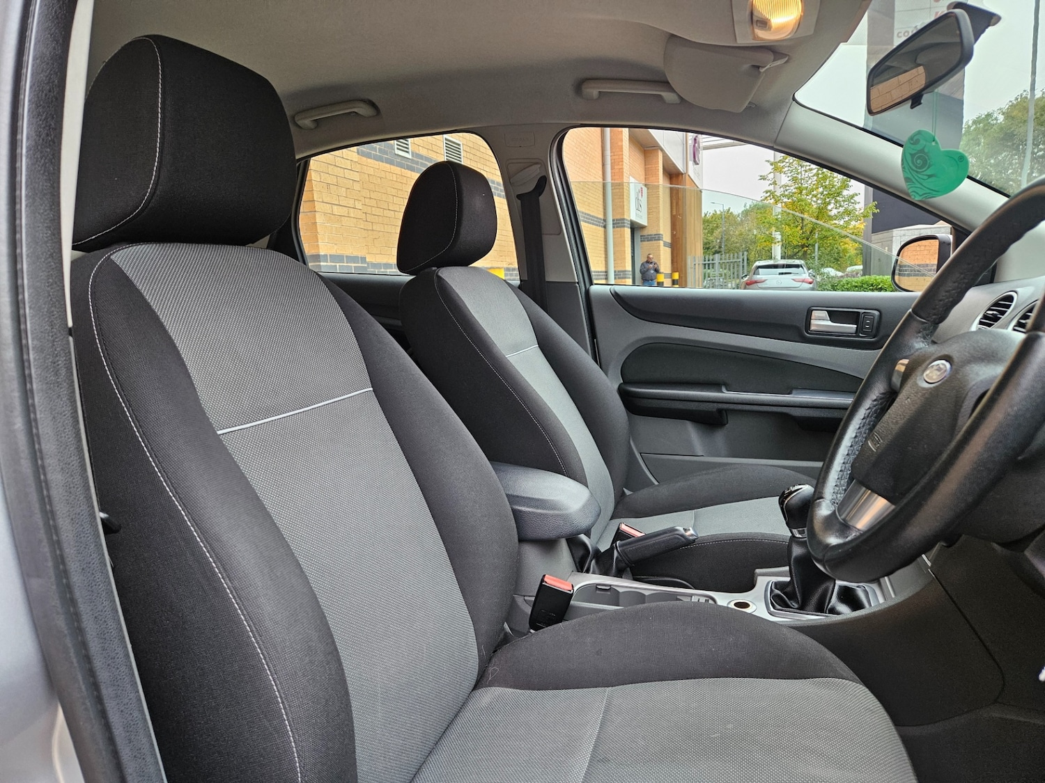Used Ford Focus 2010 for sale - 76268846: Photo 15