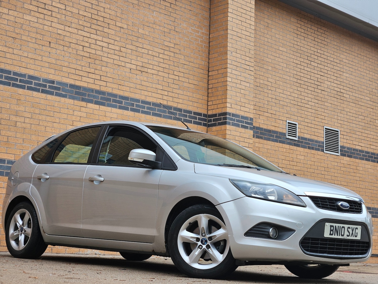 Used Ford Focus 2010 for sale - 76268846: Photo 2