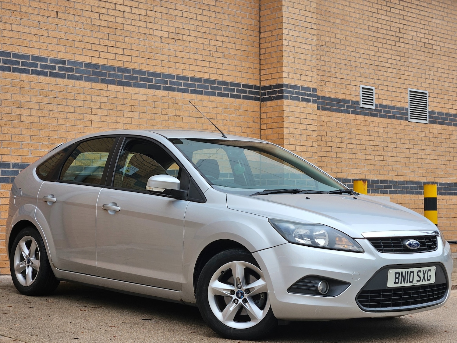 Used Ford Focus 2010 for sale - 76268846: Photo 3