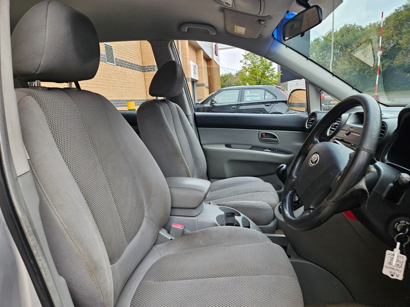 Used Kia Carens 2008 for sale - 76490968: Photo 17