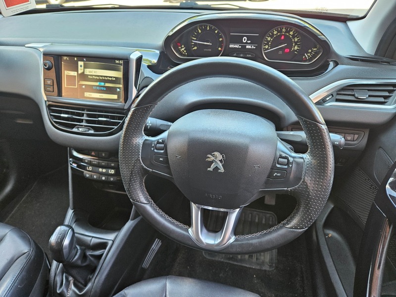 Used Peugeot 208 2014 for sale - 76490966: Photo 15