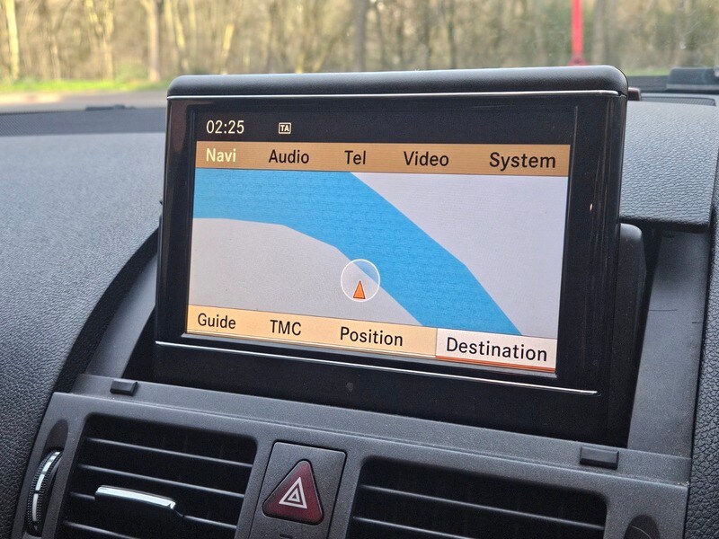 Used Mercedes-Benz C Class 2010 for sale - 77766077: Photo 25