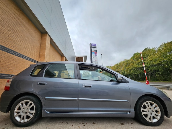 Used Honda Civic 2004 for sale - 76163612: Photo 10