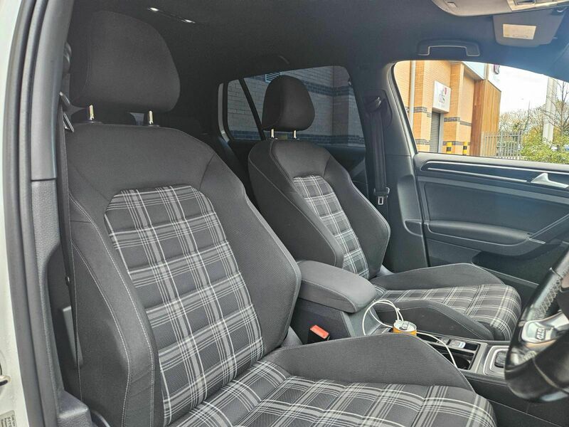 Used Volkswagen Golf 2015 for sale - 77228020: Photo 13