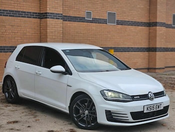 Used Volkswagen Golf 2015 for sale - 77228020: Photo