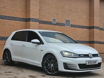 Used Volkswagen Golf 2015 for sale - 77228020: Photo