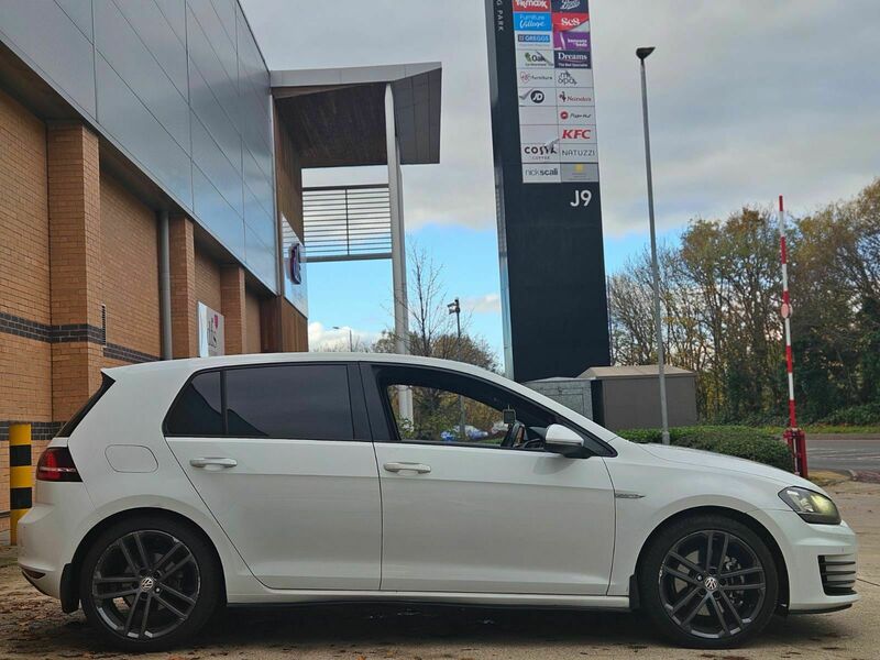 Used Volkswagen Golf 2015 for sale - 77228020: Photo 8