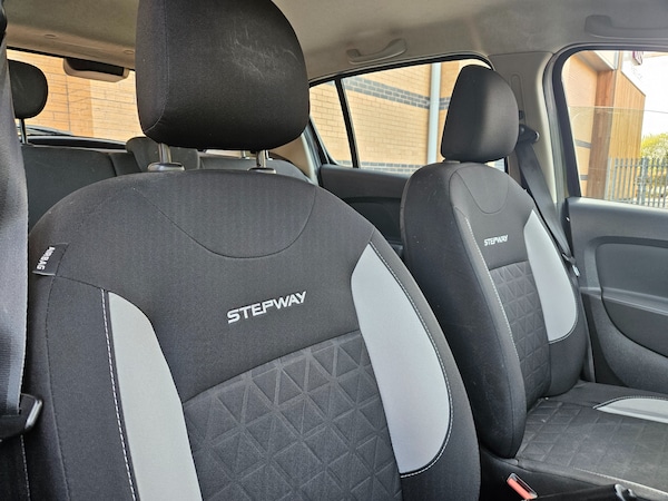 Used Dacia Sandero Stepway 2014 for sale - 75402442: Photo 15