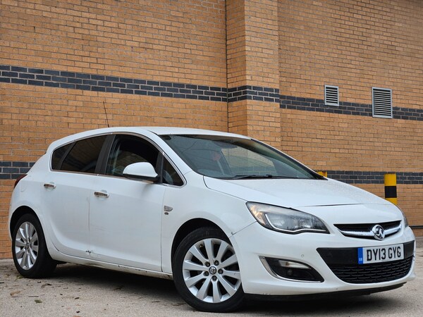 Used Vauxhall Astra 2013 for sale - 76163625: Photo 2