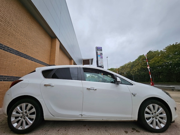 Used Vauxhall Astra 2013 for sale - 76163625: Photo 9