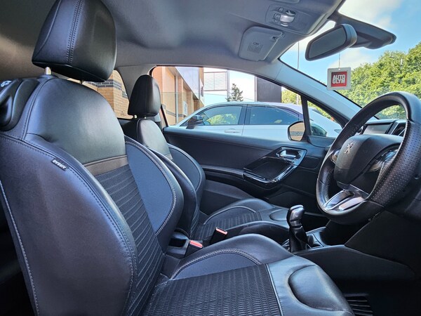 Used Peugeot 208 2014 for sale - 75429414: Photo 15