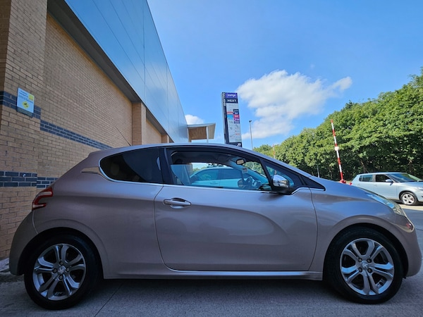 Used Peugeot 208 2014 for sale - 75429414: Photo 9