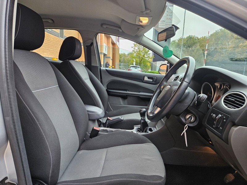 Used Ford Focus 2010 for sale - 76490951: Photo 17