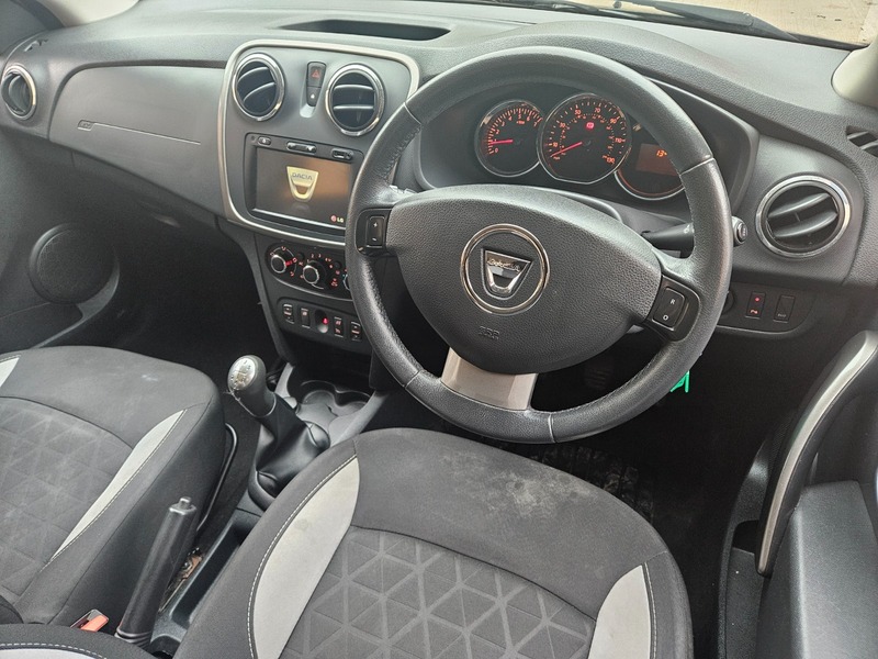 Used Dacia Sandero Stepway 2014 for sale - 76490954: Photo 15