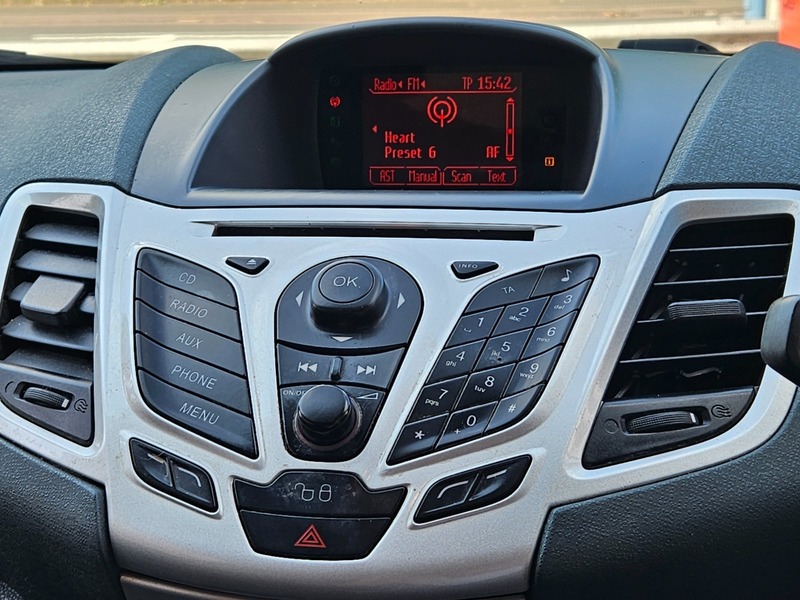 Used Ford Fiesta 2011 for sale - 76490956: Photo 21