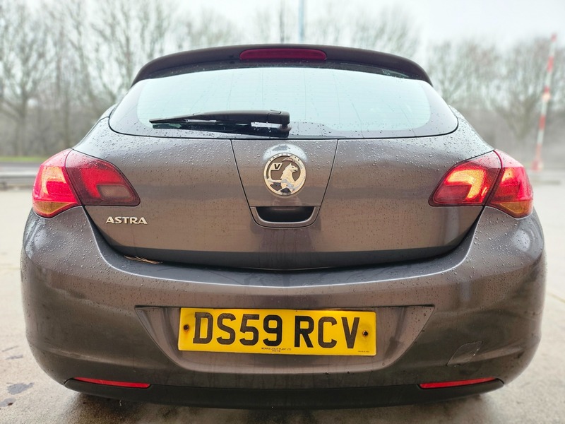 Used Vauxhall Astra 2010 for sale - 77154111: Photo 12
