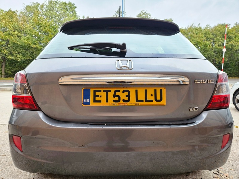 Used Honda Civic 2004 for sale - 76490960: Photo 14