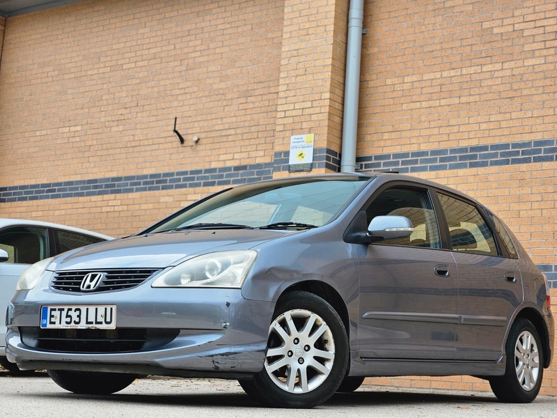 Used Honda Civic 2004 for sale - 76490960: Photo 5