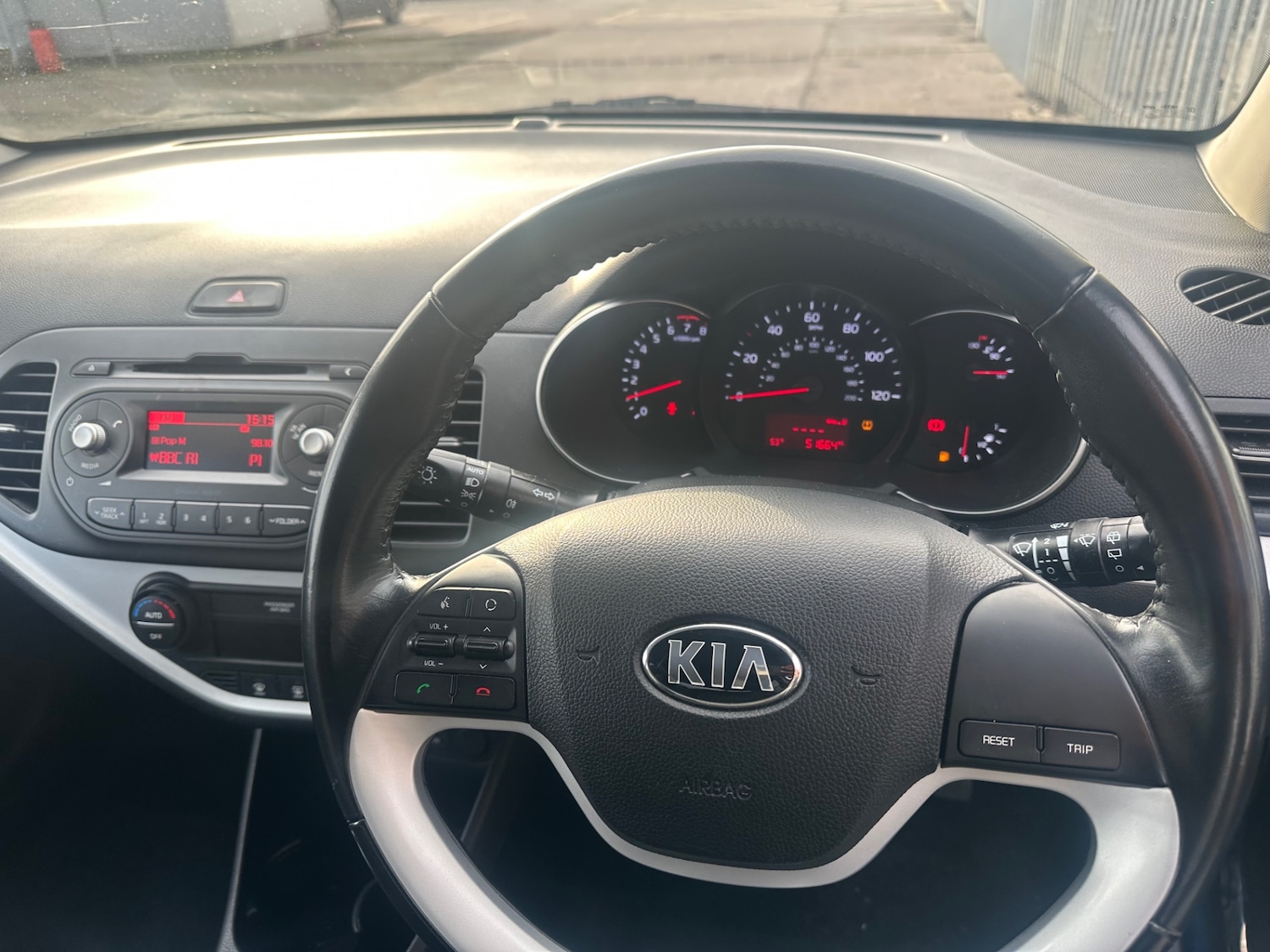 Used Kia Picanto 2016 for sale - 77682135: Photo 11