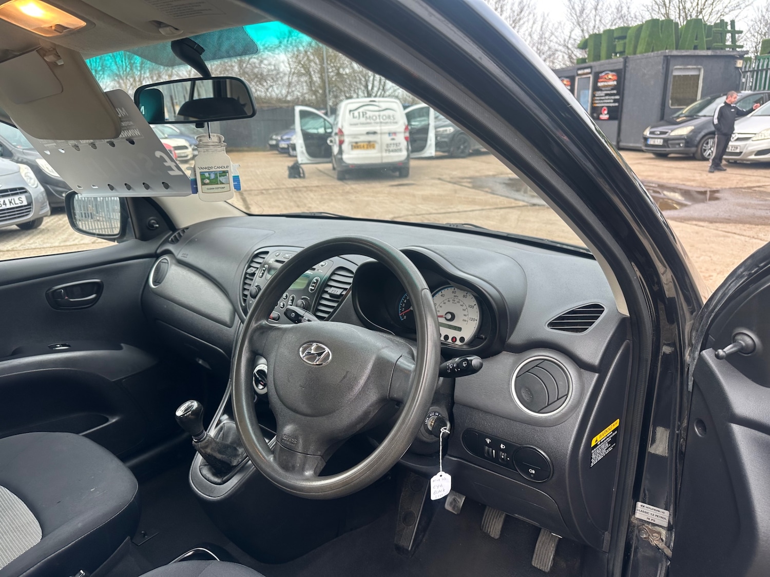 Used Hyundai i10 2010 for sale - 77691094: Photo 15