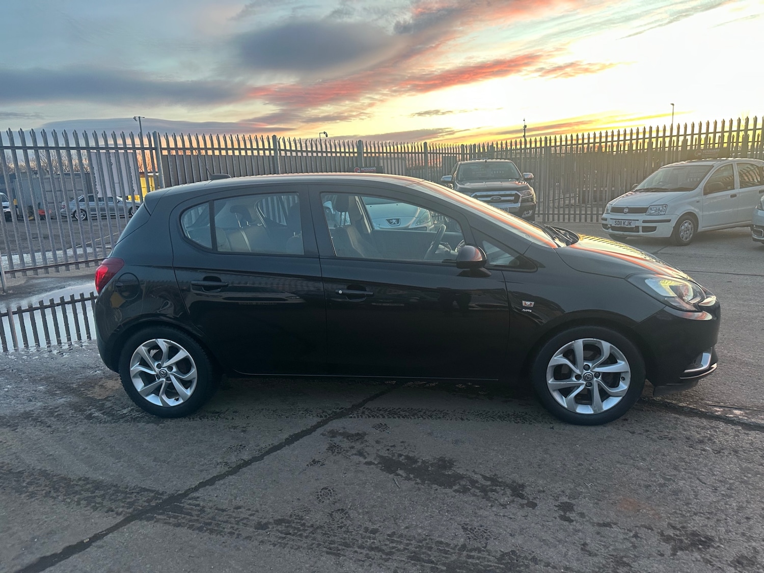 Used Vauxhall Corsa 2016 for sale - 77730544: Photo 2