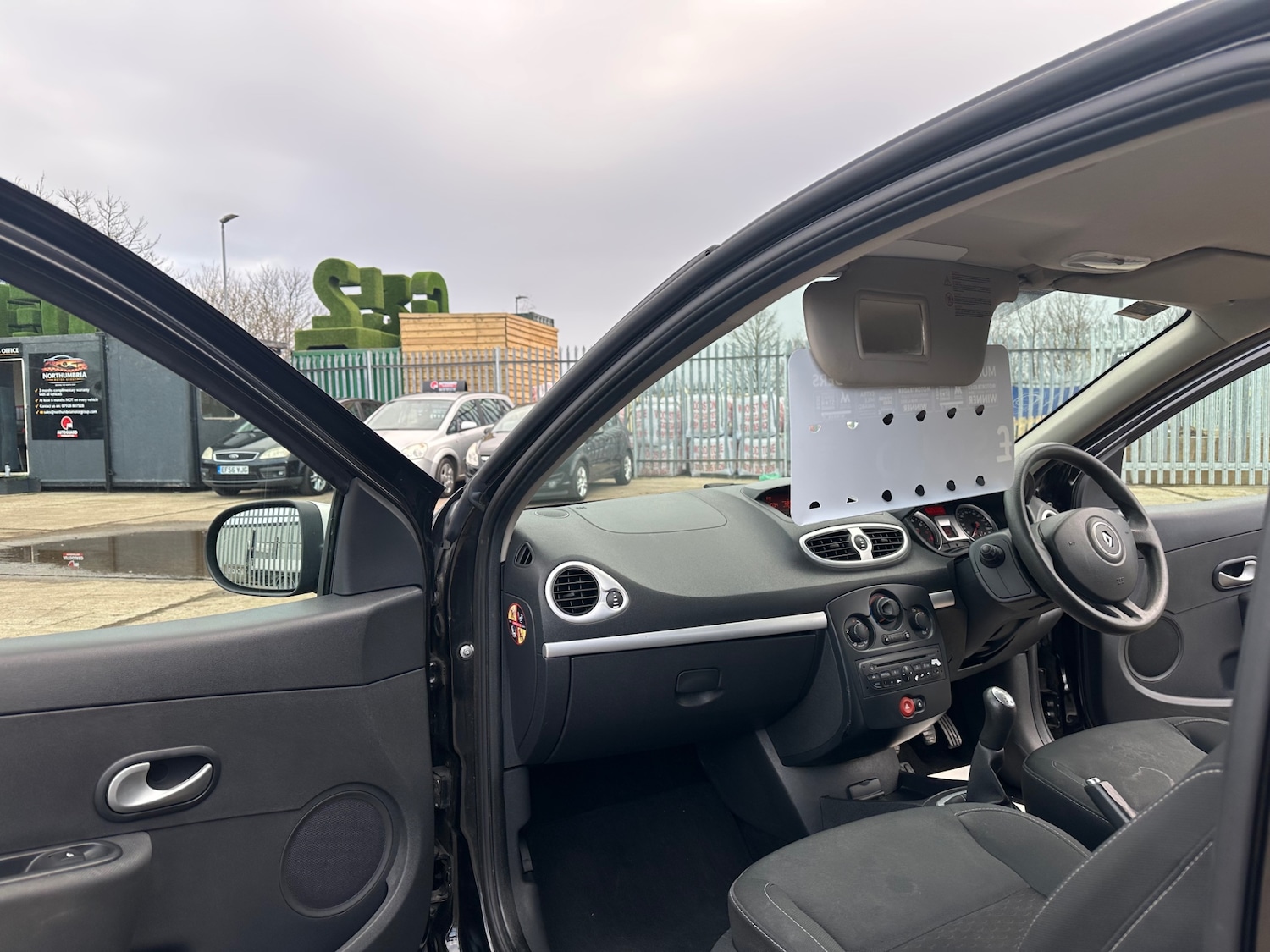 Used Renault Clio 2010 for sale - 77687382: Photo 14